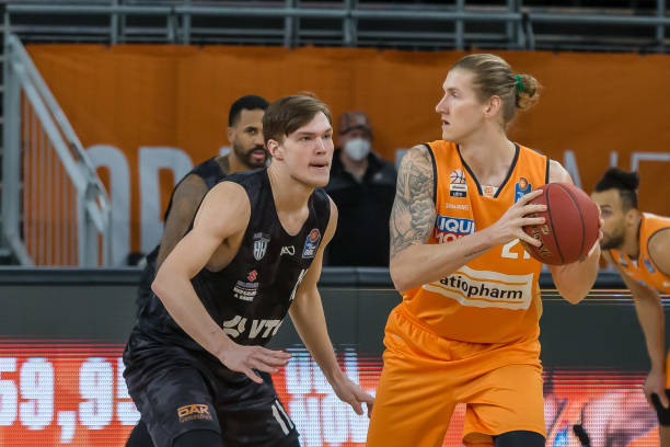 是球迷们趋 是球迷们趋